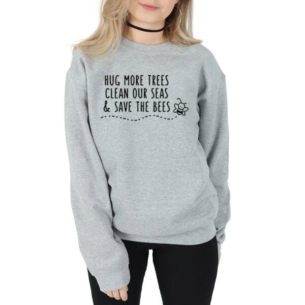 M-6XL cross-border supply foreign trade to save the little bee series round neck sweater plus fleece women's autumn and winter one piece dropshipping - Image 4